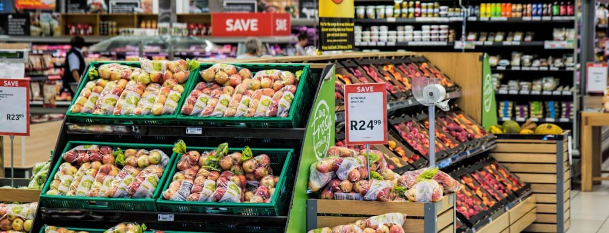 ACCC takes aim: Coles and Woolworths under scrutiny for price discount advertising